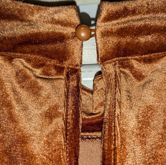 Beautiful caramel colored velvet midi. Size S. - Picture 4 of 9
